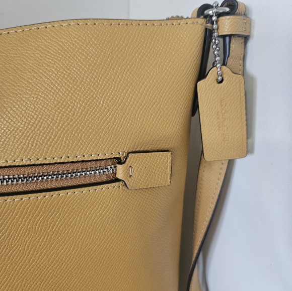 NWOT Coach Honeycomb Color Leather Crossbody Bag - Picture 12 of 13